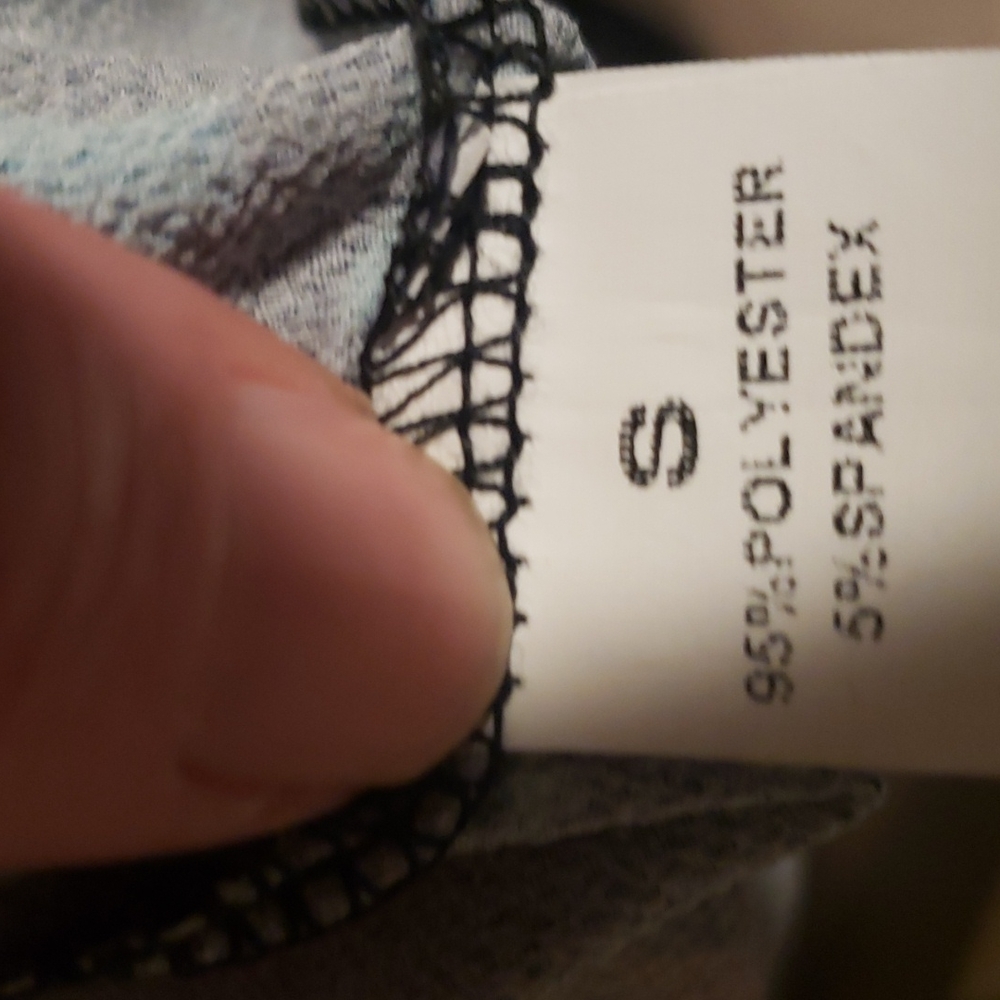 ♥️New boutique black floral shift top - Picture 10 of 11